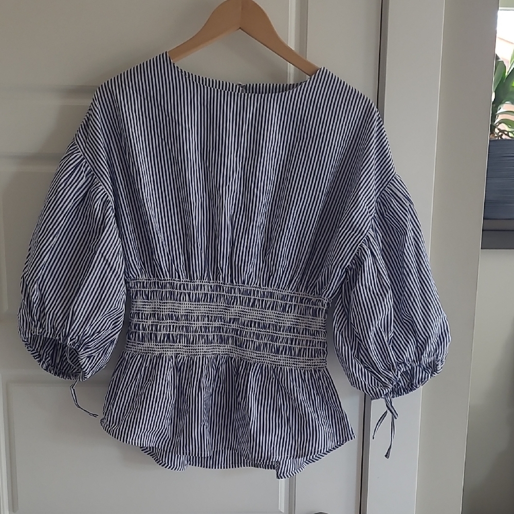 MNG Puff Sleeve Top. Size 6